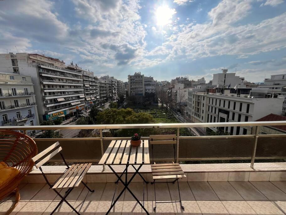 Maria'S Sunlit Apartment Pireu Exterior foto
